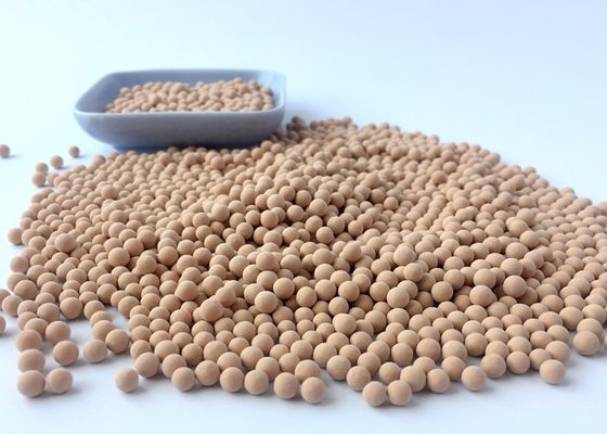 คุณภาพ  Cylindrical Shape 13X Molecular Sieve Desiccant 2 - 3mm Pore Size โรงงาน