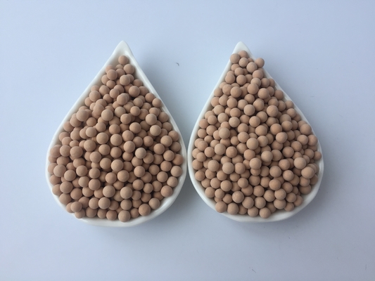 13X โมเลกุล Sieve Desiccant ค่า PH 6-8 ขนาดอนุภาค 3.0mm -5.0mm